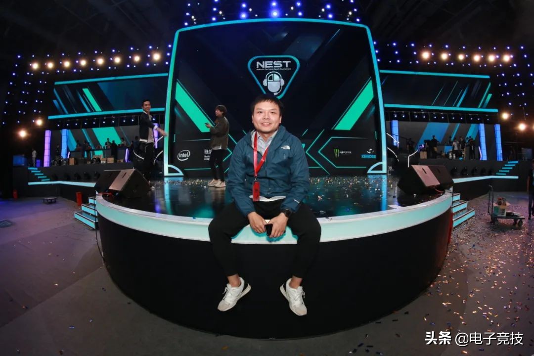 张梓轩的封面图,张梓琳封面人物