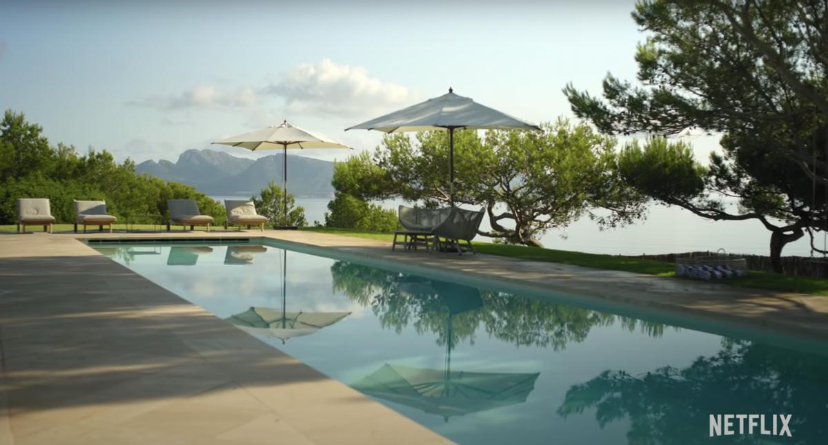 c罗豪宅藏巨型车库,c罗顶级豪华车库