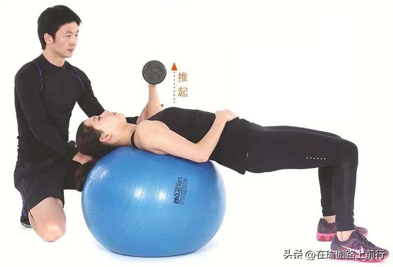 新手瑞士球核心训练,瑞士球胯部练习