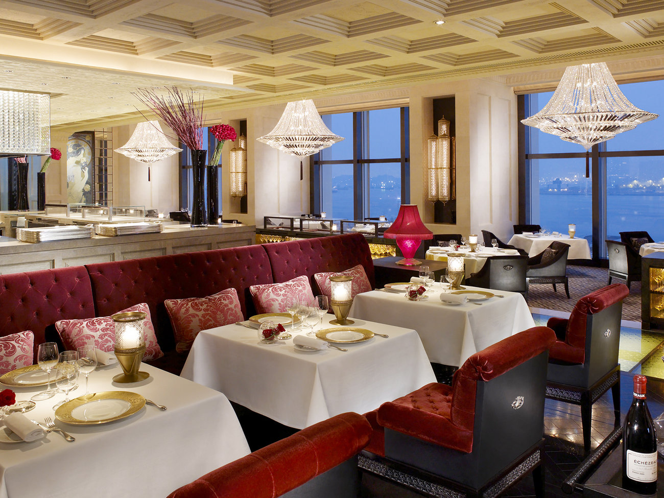 在香港的米其林餐厅用餐,在香港的豪华正餐