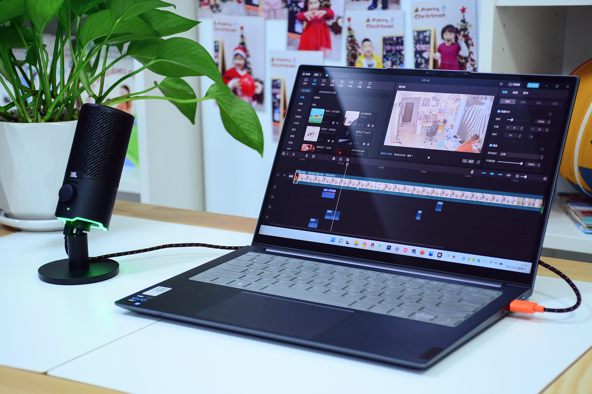 头部UP主推荐的麦克风，JBLQuantumStream，即插即用两种拾音模式