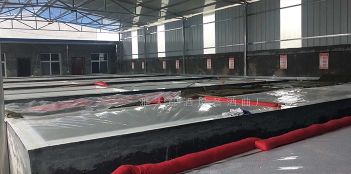 固态酿酒窖池升温多少,发酵酒窖泥池是怎么建造的