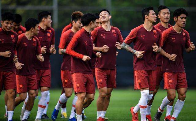 女足主帅韩媒感叹中国男足,女足夺冠国足一雪前耻