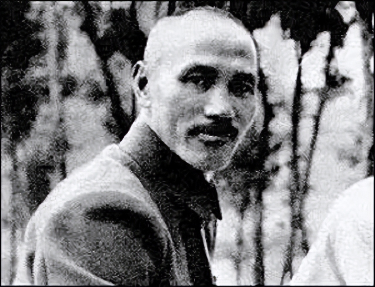 见*先念李**抽雪茄，毛主席看了半天：你有这么好的烟，怎么不告诉我