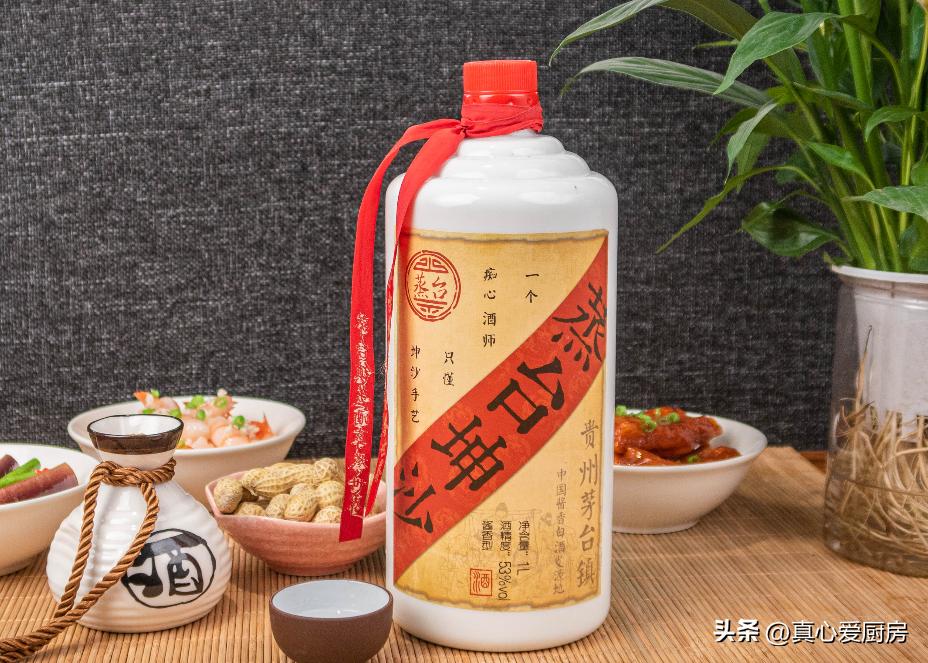 揭秘地摊收老酒,大街上摆摊高价收购老酒的有什么