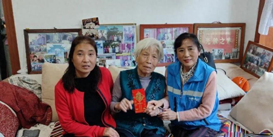 鐑堝＋姣嶄翰鐧藉彂,鐑堝＋姣嶄翰鐪兼唱