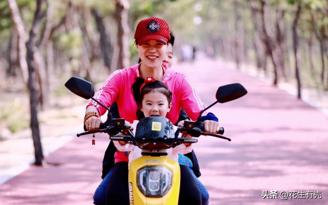 王楠李晓霞张怡宁是同一时期吗,王楠张怡宁乒乓球谁更厉害