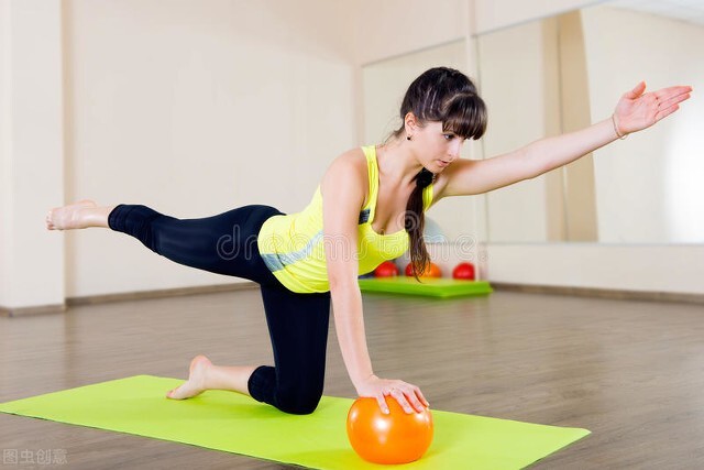 普拉提小球训练腹部动作,核心腹部训练普拉提
