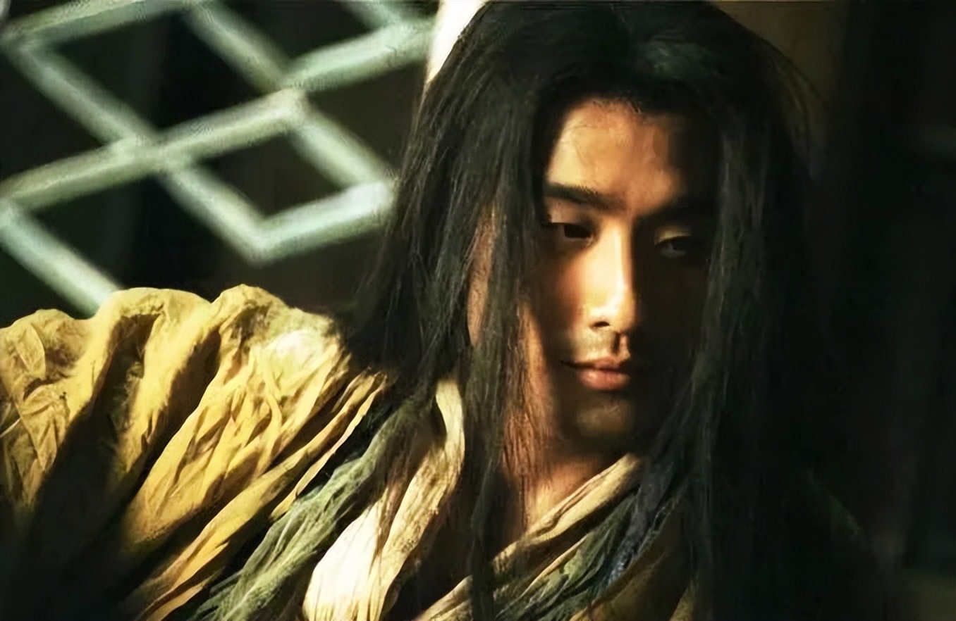 梁家辉亚洲第一美,梁家辉片场秀八块腹肌