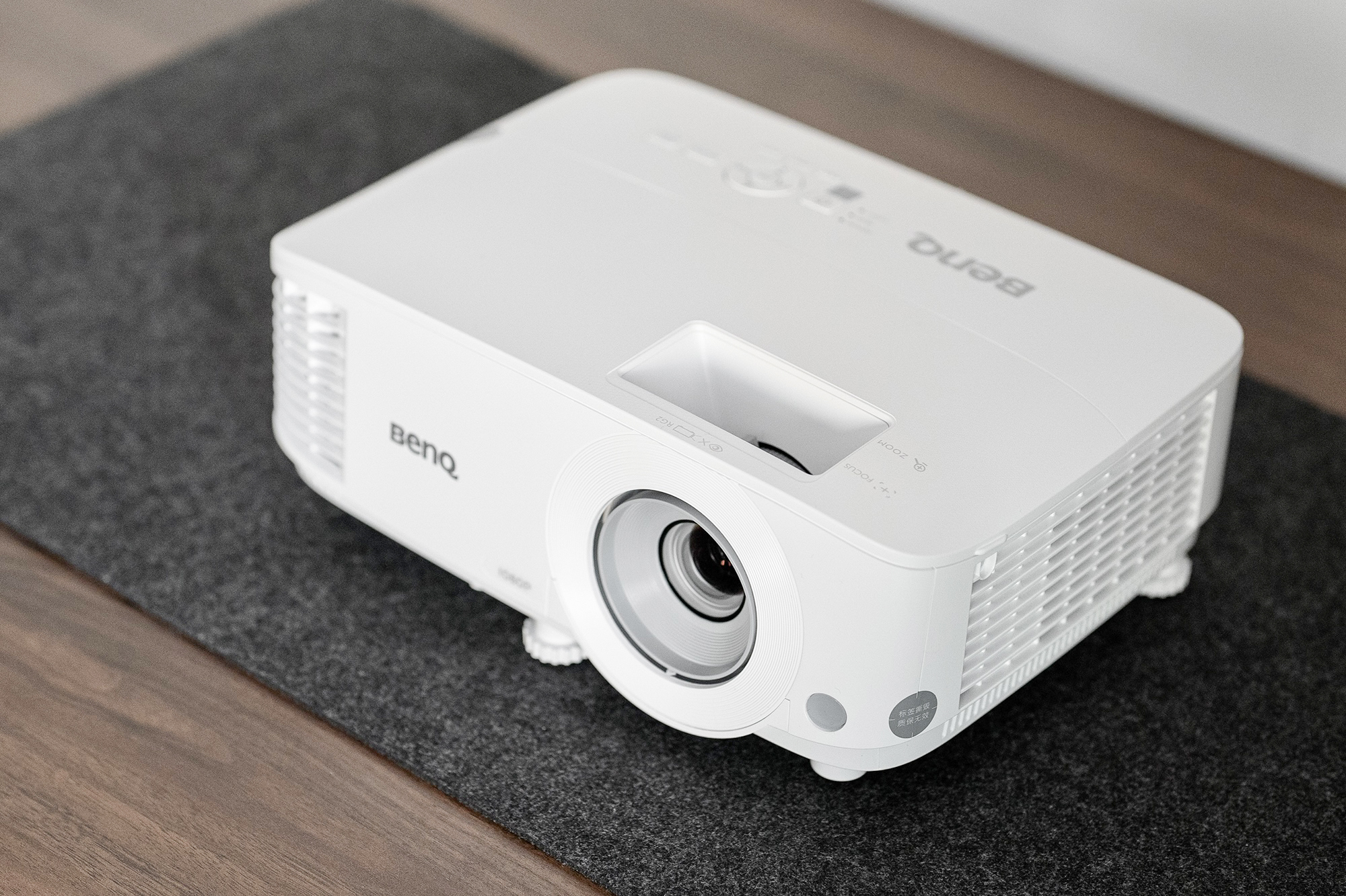 明基入门1080p投影仪,适合网课学习的家用投影仪