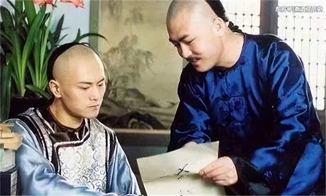 道士算命:夫人!你若不改嫁门口的乞丐,今日深夜你们婆媳必死