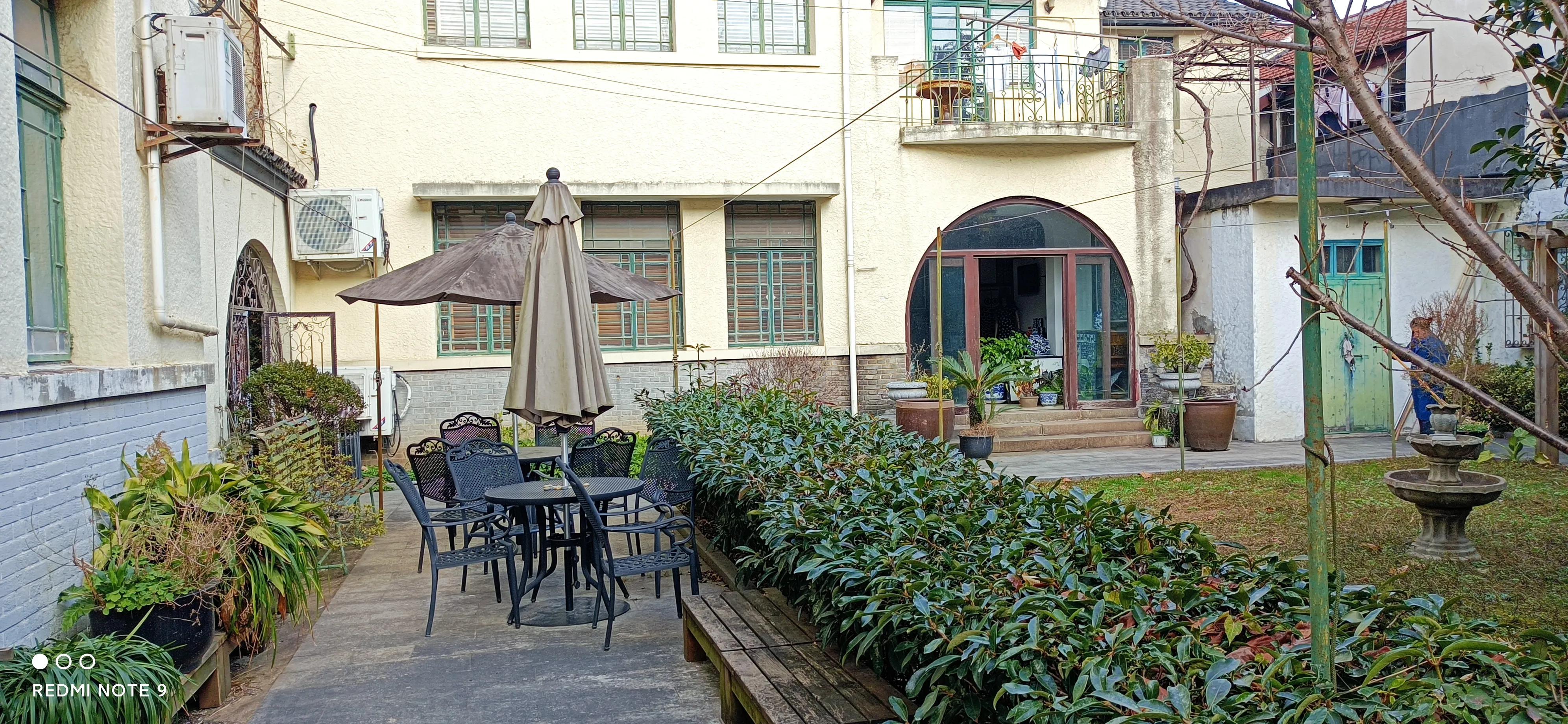 心系蓝印花布的日本籍老太太