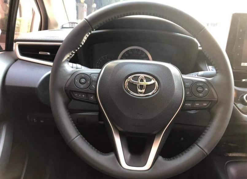 轩逸e-power和卡罗拉双擎怎么样选,丰田卡罗拉和日产轩逸经典怎么选