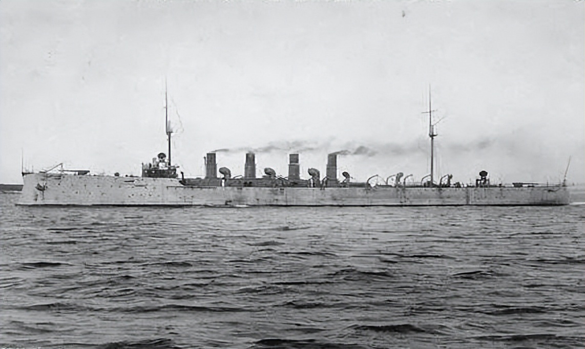 世界上第一艘航母是哪一年发明,一艘航母即将面世领先世界50年