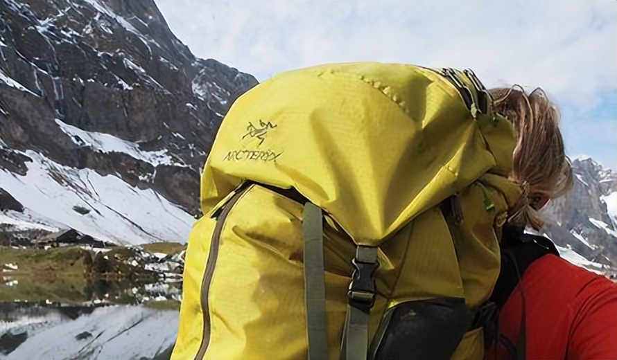 户外装备爱马仕,奢侈品prada冲锋衣