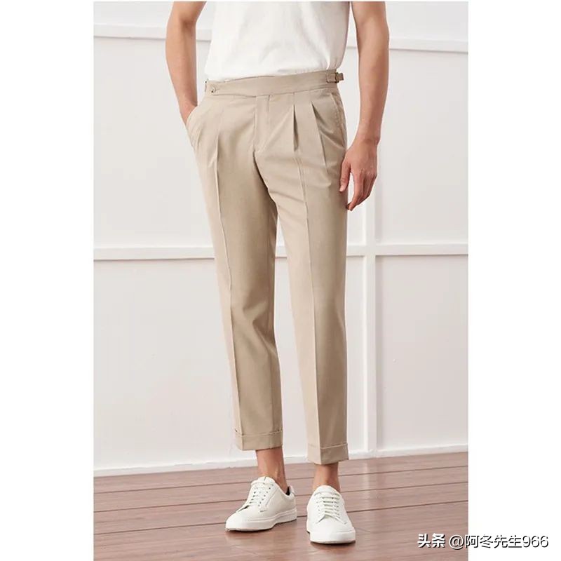 男士冰丝短袖t恤圆领,男士商务休闲短袖t恤搭配技巧