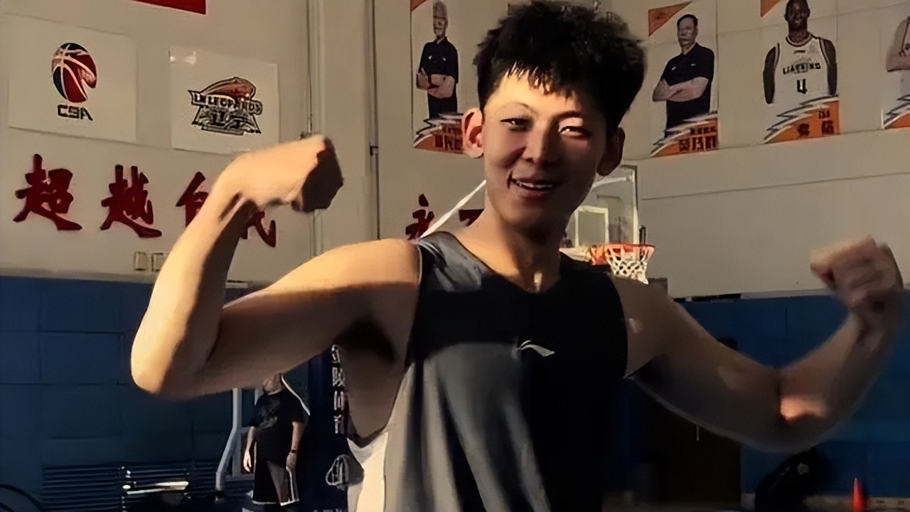 王朝梦醒了！辽宁青年军22分惨败*疆新**，愚蠢失误让主教练破口大骂