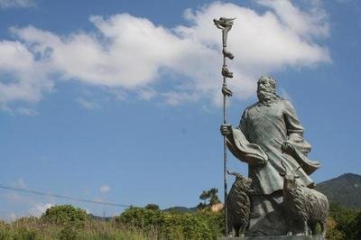 史上有哪些狂且霸气的诗句,最霸气令人热血沸腾的十句话