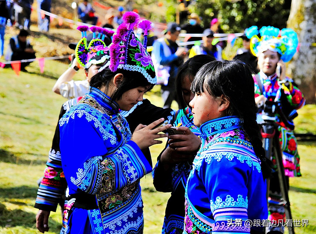 千年彝装，一赛千年“世界最古老的乡村T台”