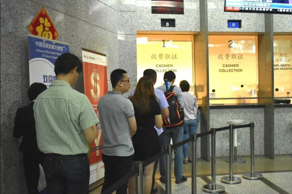 新加坡街头,新加坡街头一群中国人