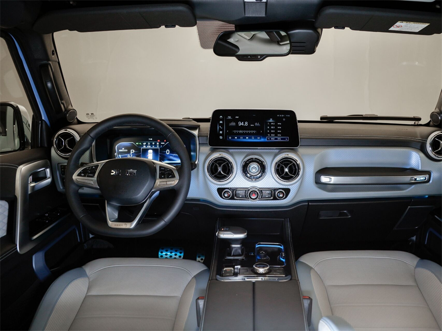 动力最强硬派越野车,四驱全尺寸硬派越野车