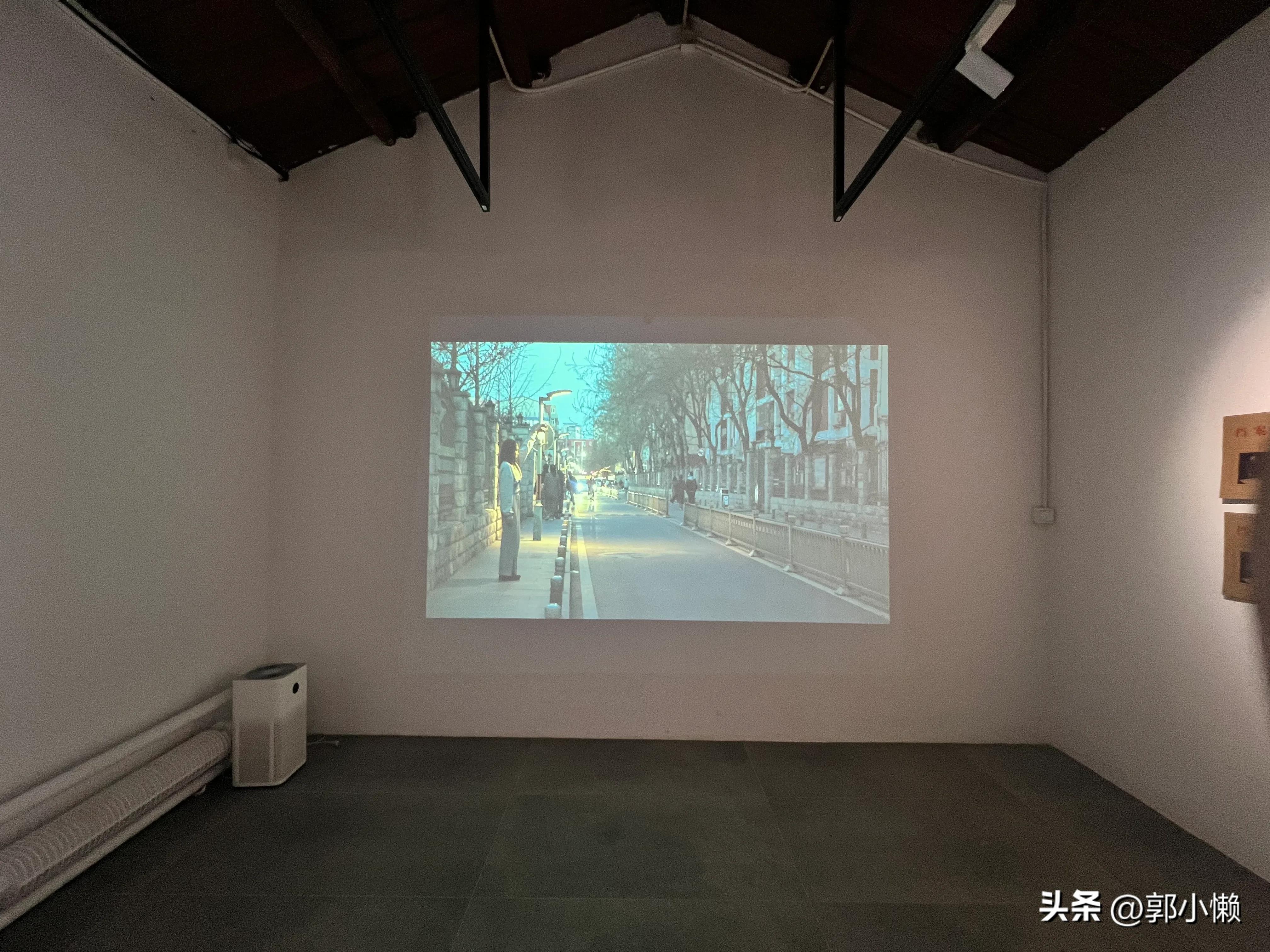 瞳距——18岁超年轻女艺术家桂茜榕北京个展