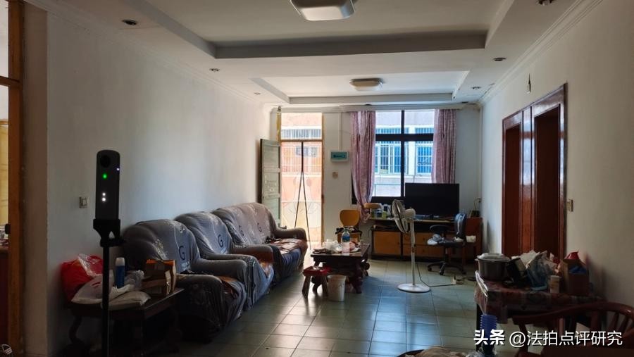 204万拍下赣州宁都县一栋沿街含7个店铺882㎡的商住楼,划算吗?