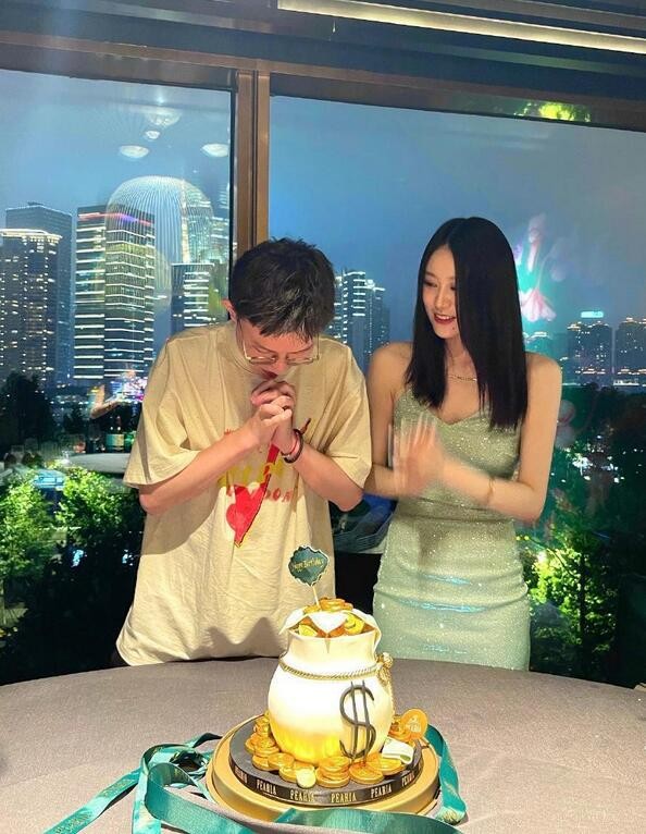 范志毅女儿身材对比,范志毅女儿晒新照穿露脐装