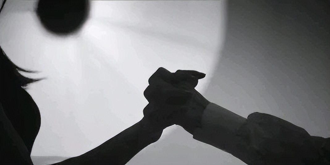 男子骗保害怀孕妻子,男子承诺保治不育