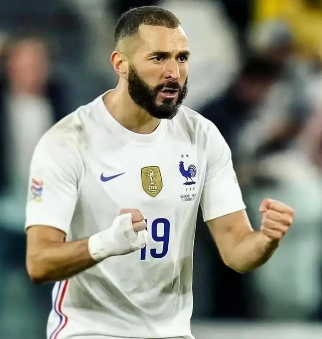 十大足球中锋,盘点足坛最强中锋