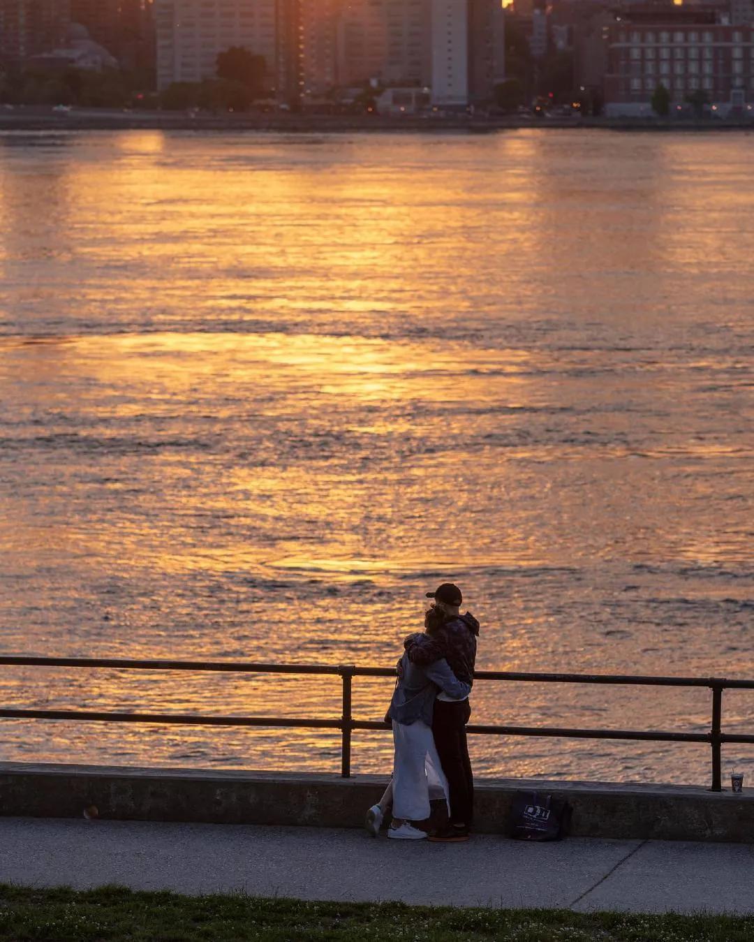 别晒幸福别晒甜蜜更别晒成功文案,别晒幸福别晒甜蜜更别晒成功