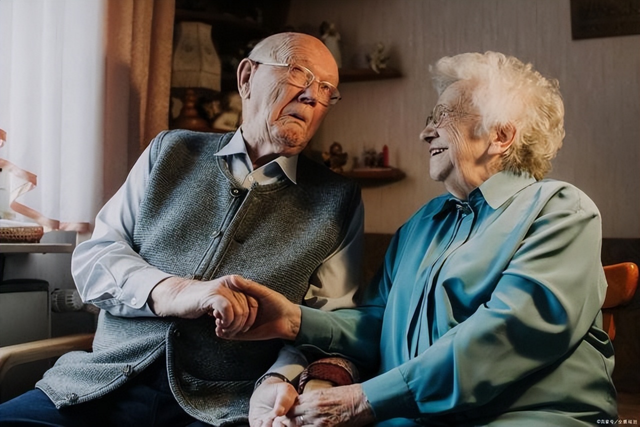 帕金森患者咀嚼困难,帕金森咬舌头怎么纠正