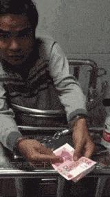 “24岁的女友发育成这样算正常吗？”哈哈哈朋友都说她是我兄弟！