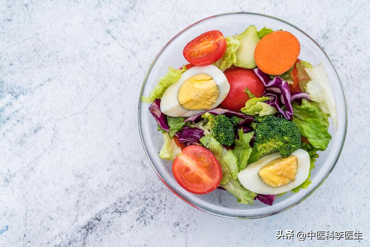 新冠“二阳”后，轻症尽量少吃药，做好3件事可以加快康复