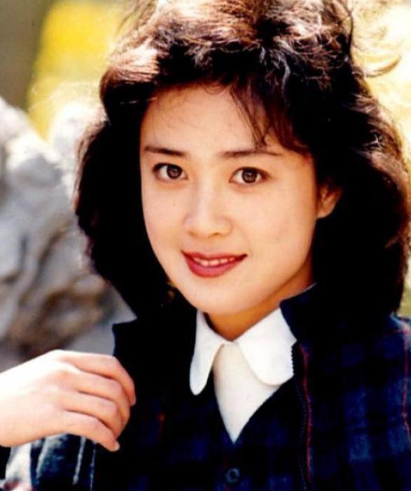 傅艺伟的情感史,傅艺伟几次婚姻