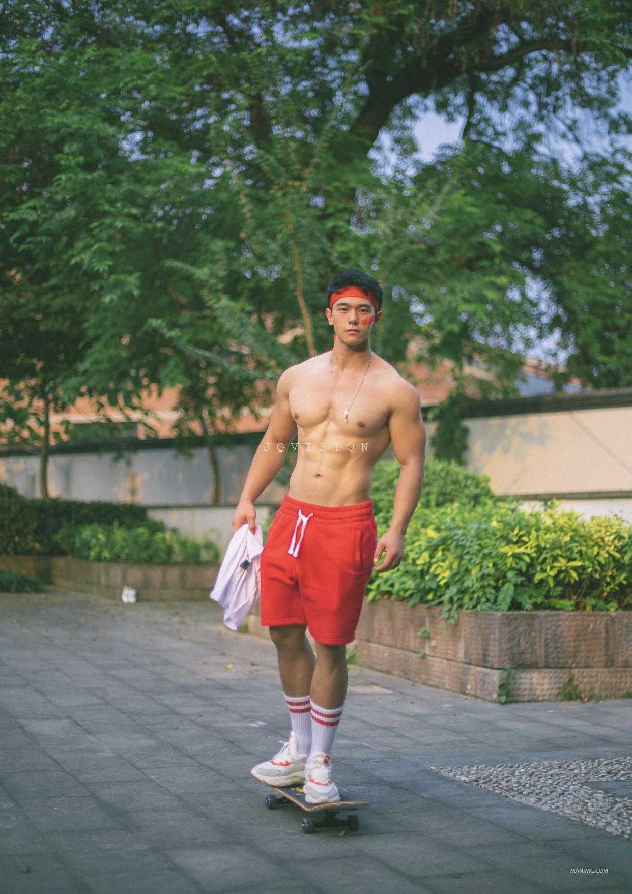 小励律曾浩然:肉球变型男