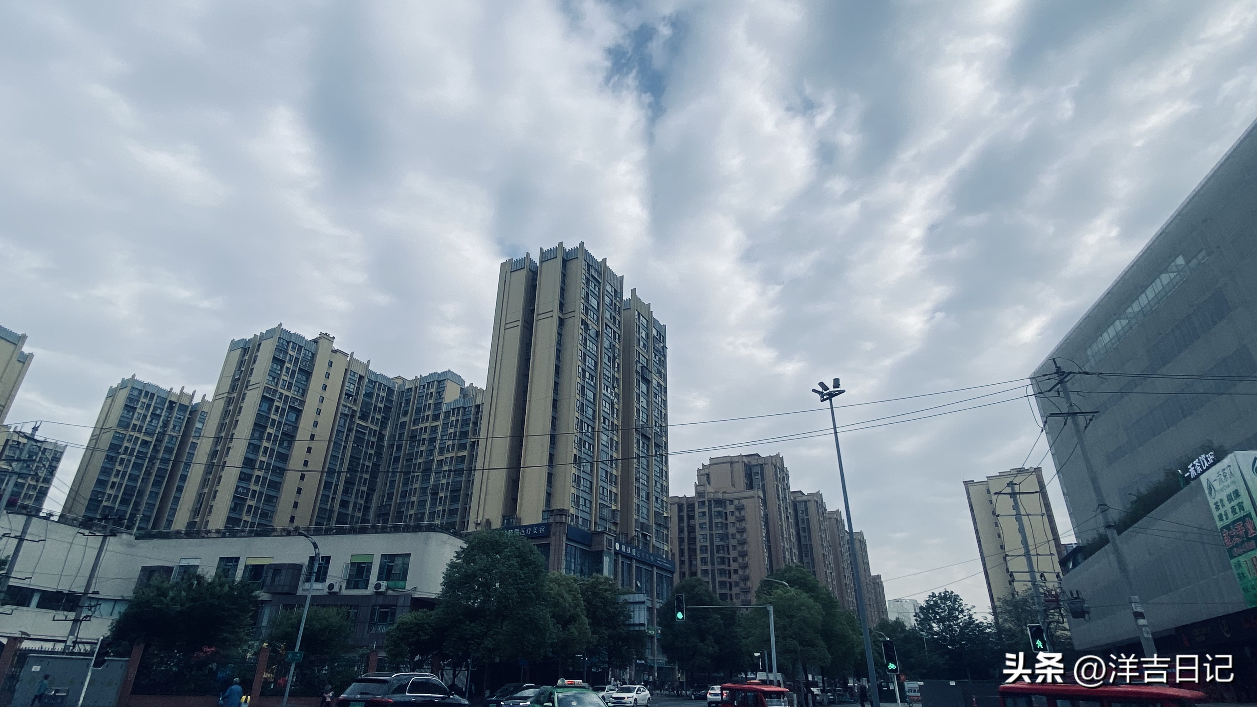 洋吉日记2023.4.26（真是个专业活儿，贴写真喷绘）