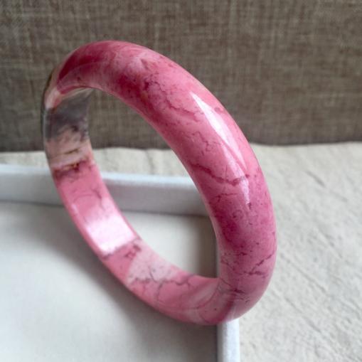 给最爱的Ta，送芍药还是玫瑰？