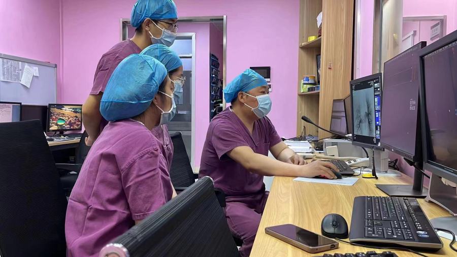 中医药技术与现代技术的结合,现代医疗技术与中医药治疗相结合