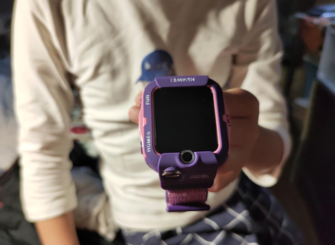 华为儿童手表4x详细测评,开箱华为儿童手表4x