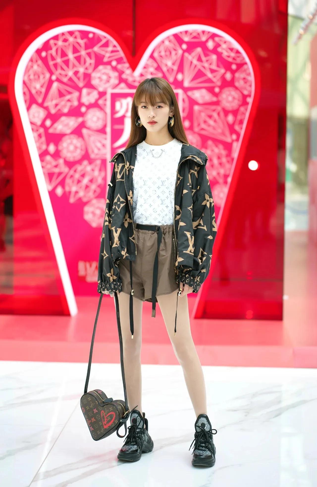 小苏拍的小视频,小苏潮流街拍