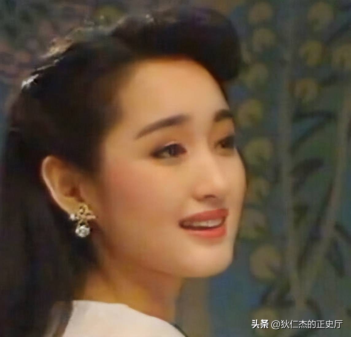 男友赖文峰出狱后娶妻生子，而杨钰莹至今单身，她在追求什么