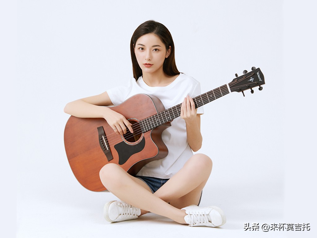 吉他怎么选新手入门200元,新手入门吉他怎么选择