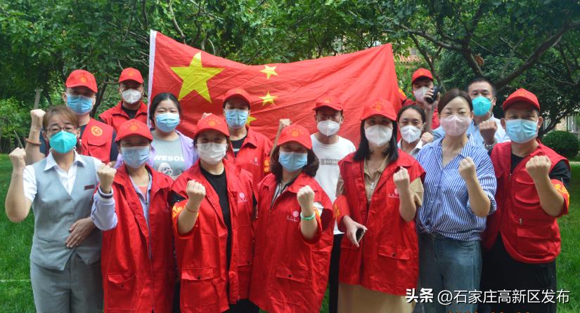 高新区长江街道发挥*党**员志愿者模范作用齐心筑牢防疫屏障