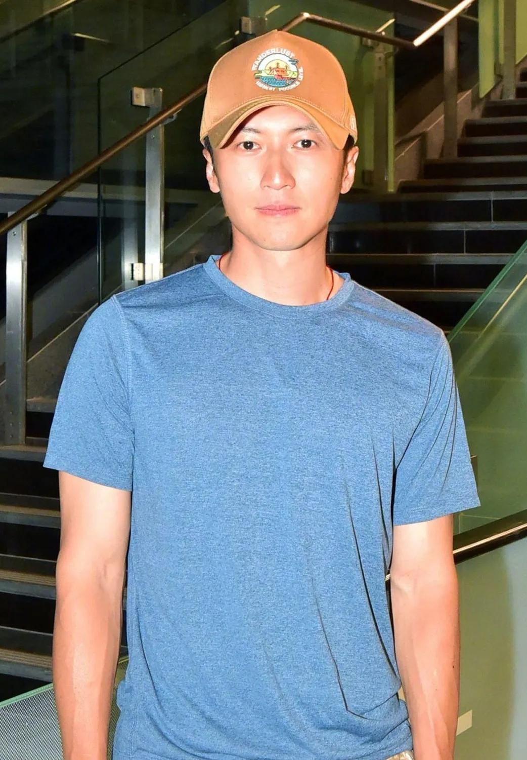 谢霆锋为什么对王菲念念不忘,谢霆锋为什么那么喜欢王菲的原因