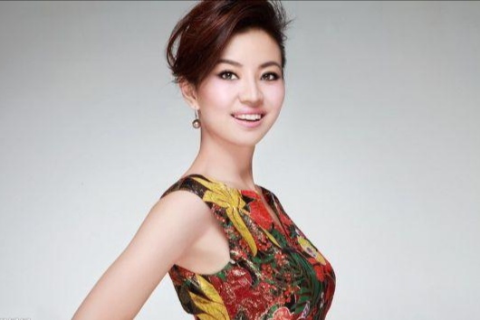 央视年龄最大和最小的主持人,至今未婚的八名央视主持人