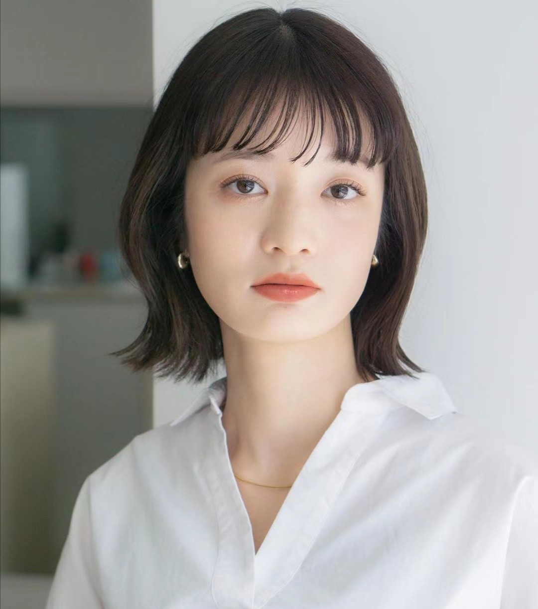 适合35岁女人的发型直发斜刘海,35岁矮个子直发适合什么刘海