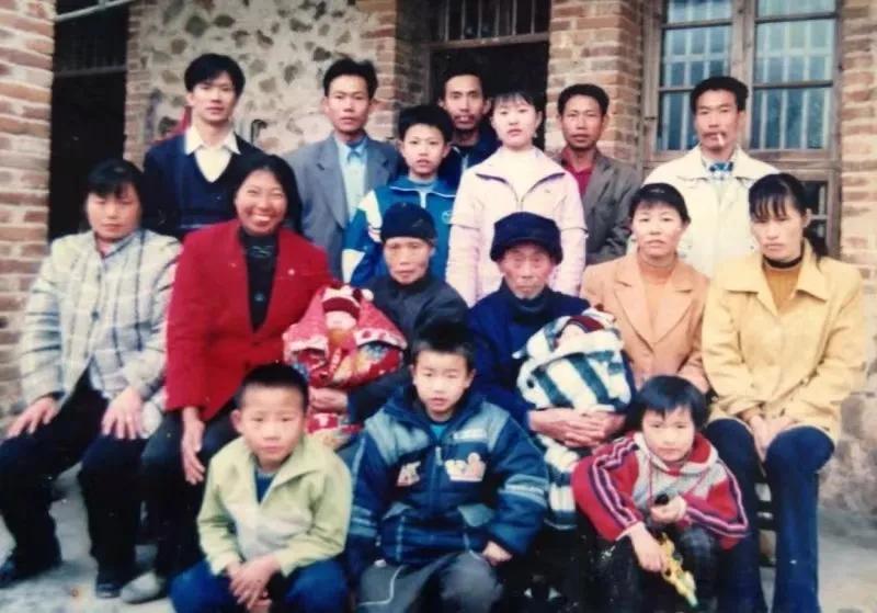 忆母恩悼念图片,戏曲民间悲曲忆母恩