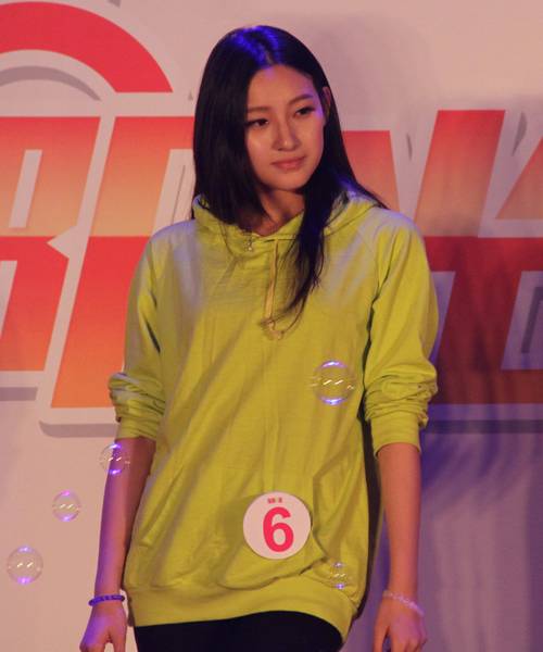 9位春晚主持人今昔对比,2017央视春晚五位主持人