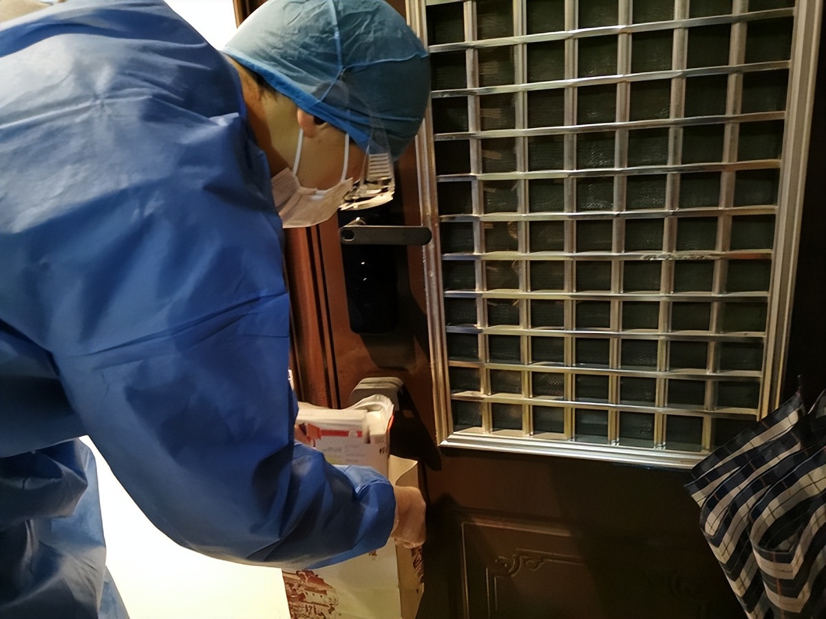 凡人战疫丨让代配药走上信息“快车道”，这名“斜杠”青年真心了不起